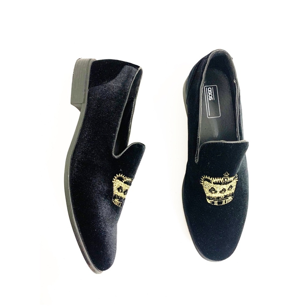 ◼️MEN’S Loafers Velvet With Crown Embroidered